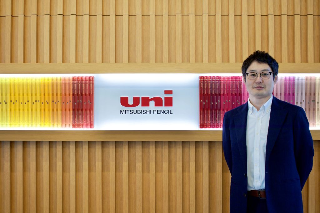 三菱鉛筆株式会社ビザスク活用事例